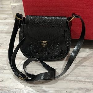 lma Mia Signature Crossover Handbag Vegan